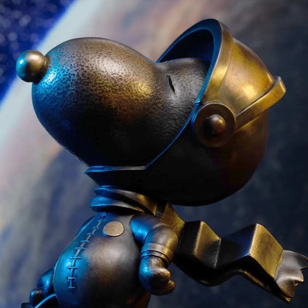 Peanuts Bronze Statue – Snoopy First Beagle on the Moon 29 cm 16