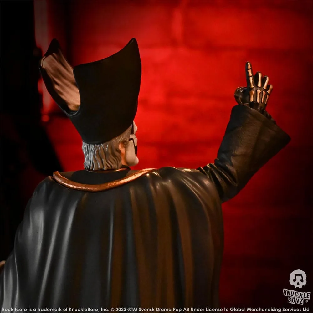 Ghost Beeld – Papa Emeritus IV Zwart gewaad 1/9 22 cm 11