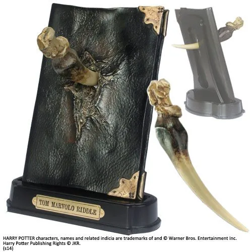 Harry Potter Replica – Tom Riddle Diary and Basilisk Fang