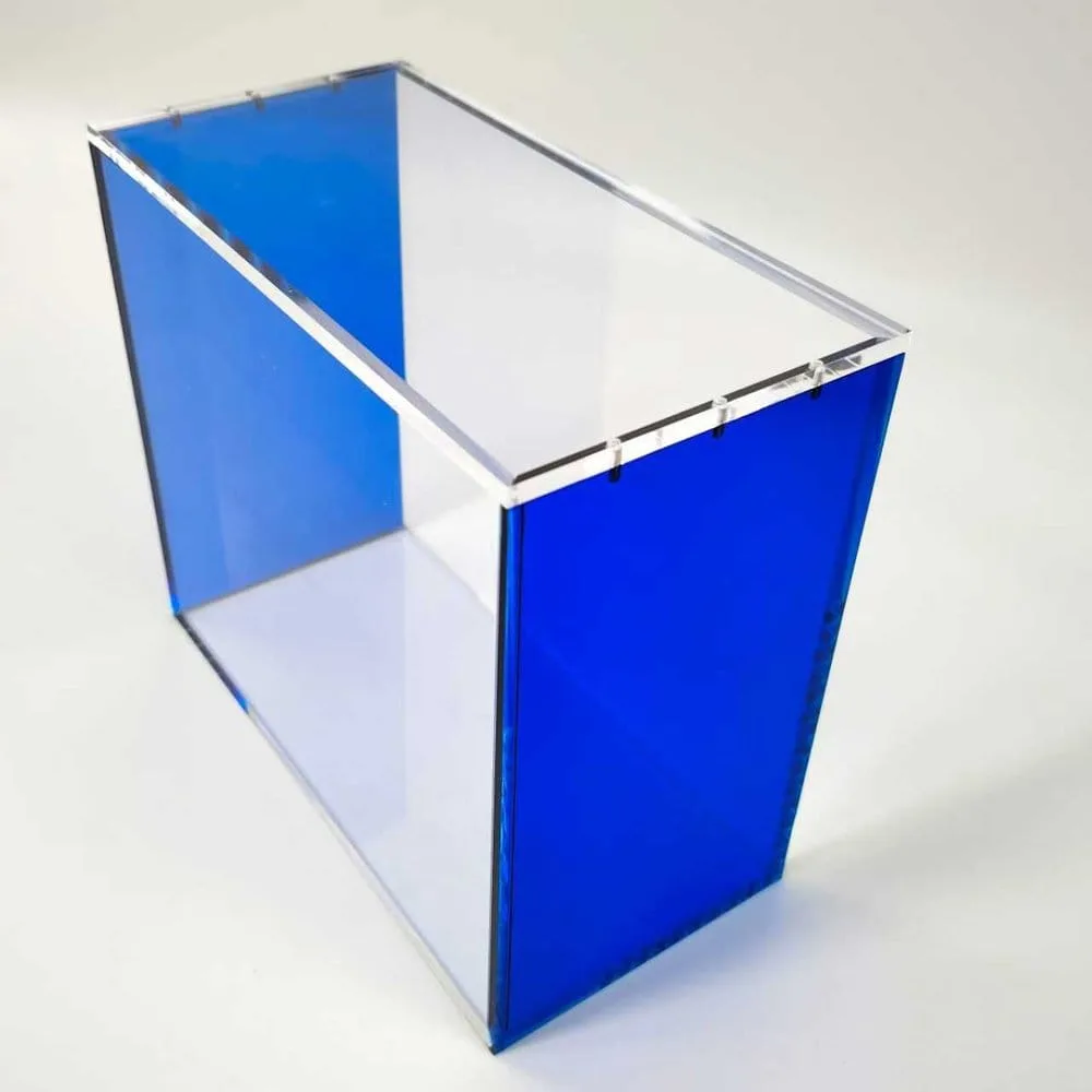 Evoretro Displaybox – ETB met blauwe zijkanten en magneetsluiting 3