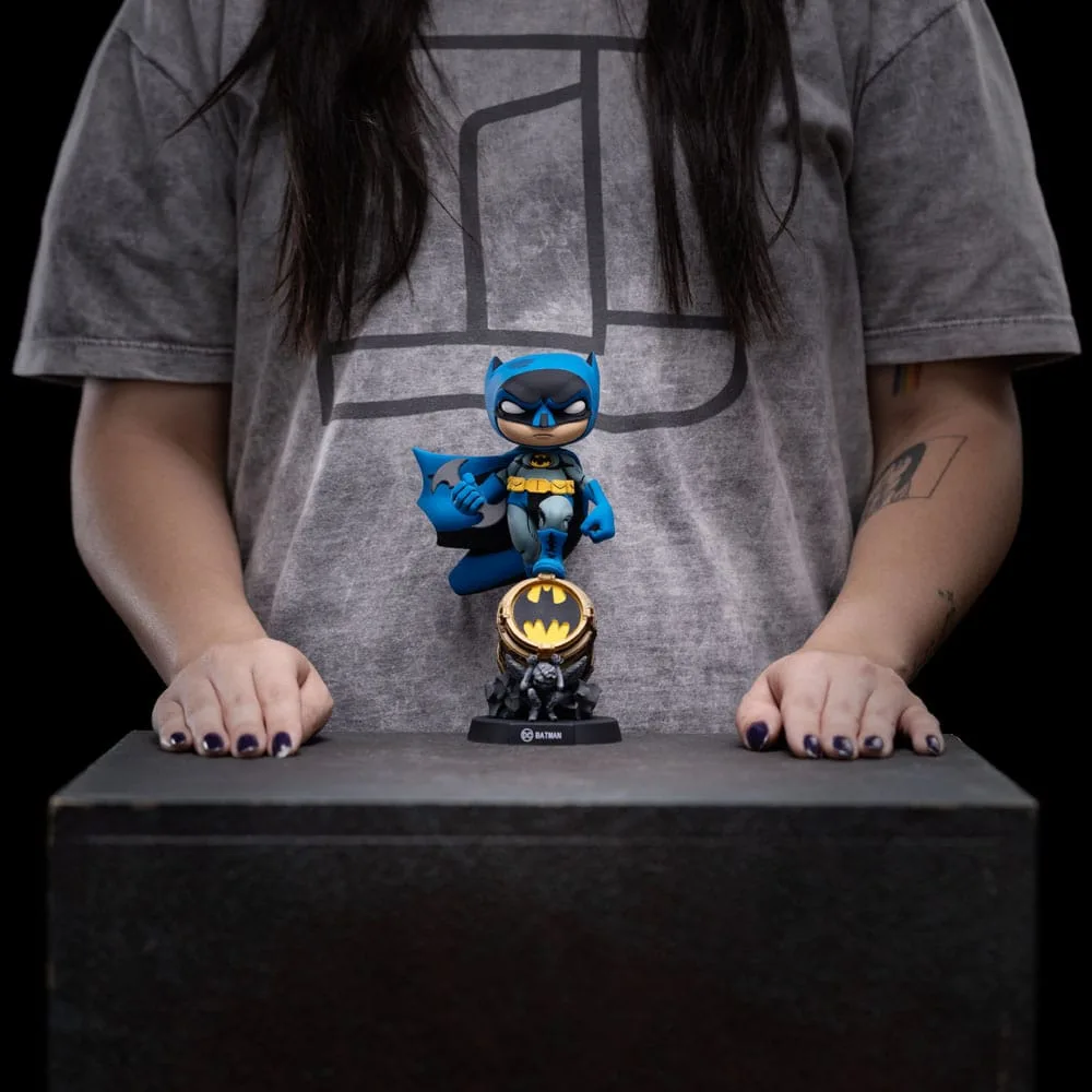 Batman PVC Figure – Mini Co. Bat-Signal Blue Variant 7