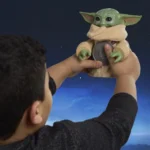 Star Wars Interactieve Figuur – Huggin' Grogu en Anzellan 17 cm 6