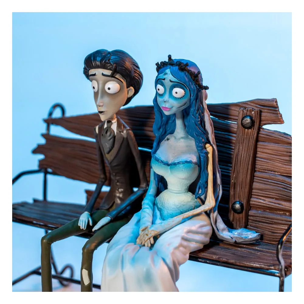 Corpse Bride Gift Set – Victor and Emily Figure with Keyring 7