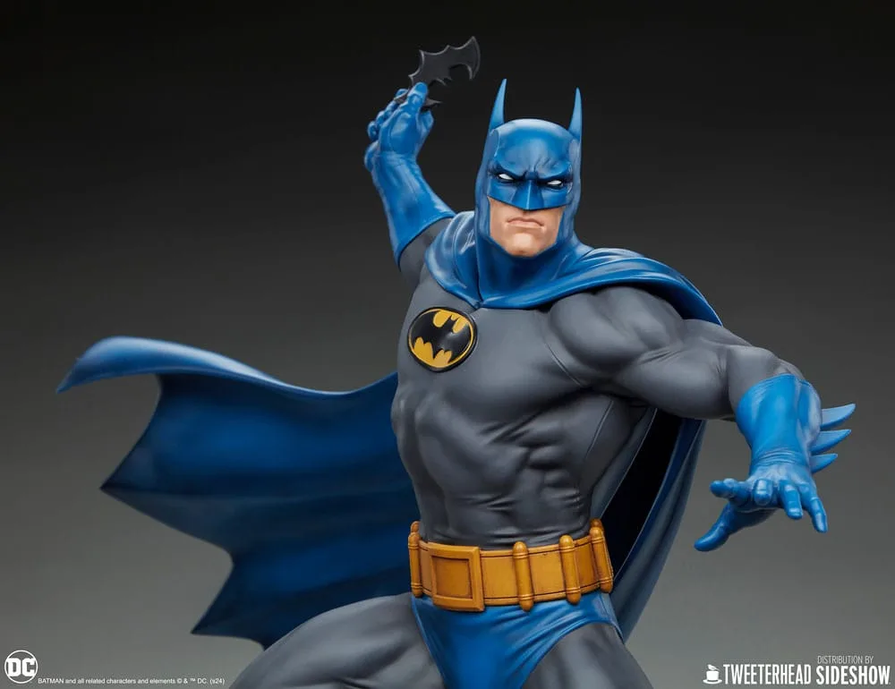 DC Comics Maquette – Batman Retro Edition 1/6 Scale 50 cm 4