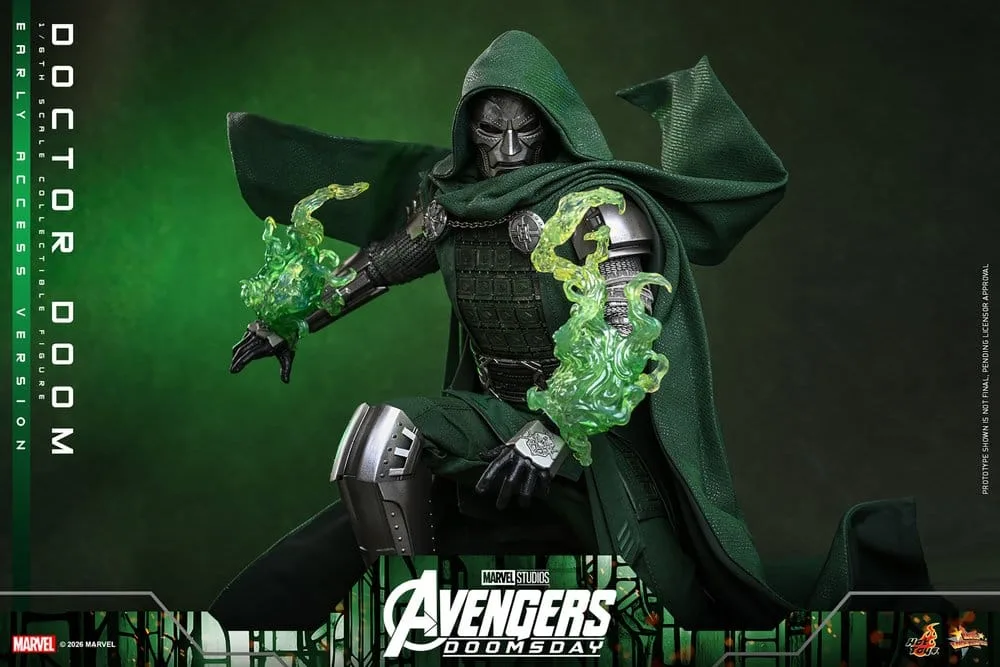 Avengers Doomsday Action Figure – Doctor Doom 31 cm 9
