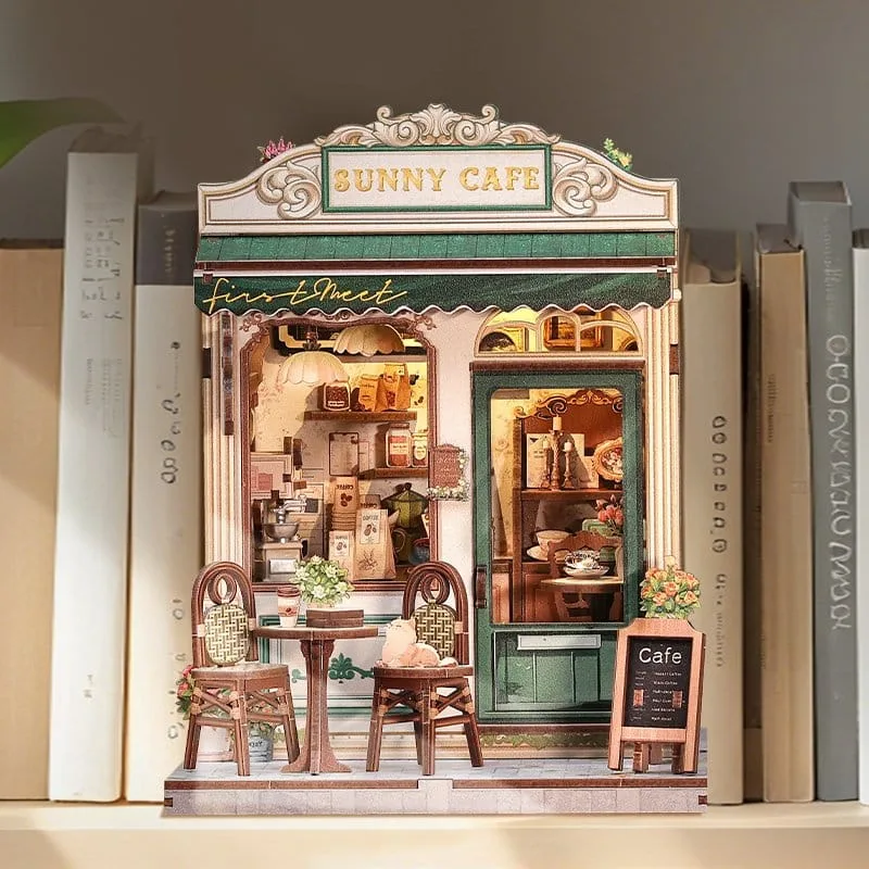 CuteBee Miniature House Model Kit – Sunny Cafe 20 x 16 cm 20