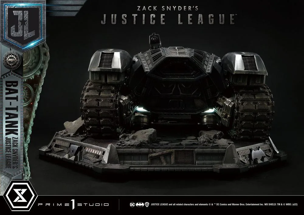 Zack Snyder’s Justice League Diorama – Bat-Tank 36 cm 10