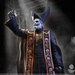 Ghost Beeld – Papa Emeritus IV Zwart gewaad 1/9 22 cm 24
