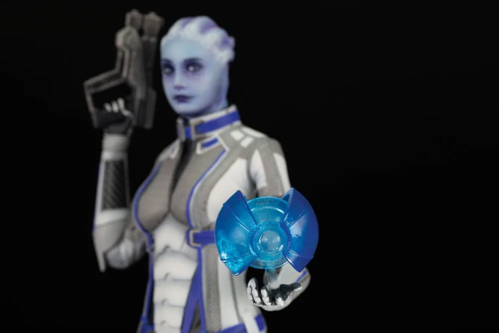 Mass Effect PVC Statue – Liara T’Soni with Glyph 22 cm 3