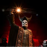 Ghost Beeld – Papa Emeritus IV Zwart gewaad 1/9 22 cm 22