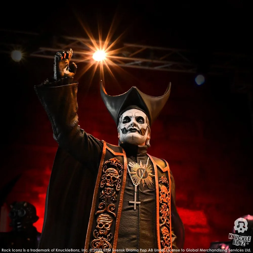 Ghost Beeld – Papa Emeritus IV Zwart gewaad 1/9 22 cm 22
