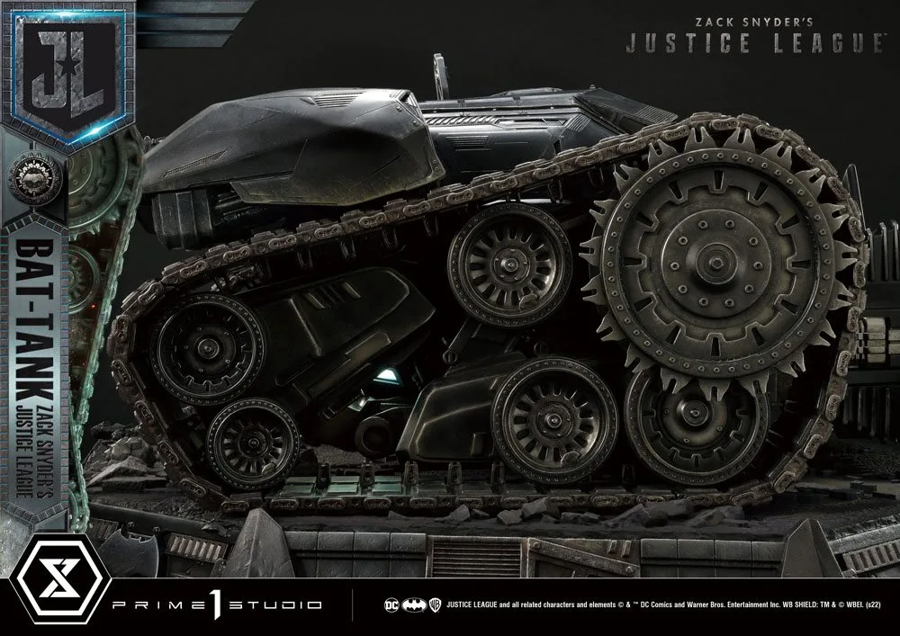 Zack Snyder’s Justice League Diorama – Bat-Tank 36 cm 19