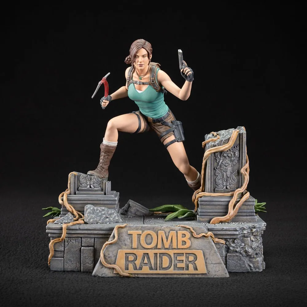 Tomb Raider Statue – Lara Croft with Swappable Accessories 24 cm 11