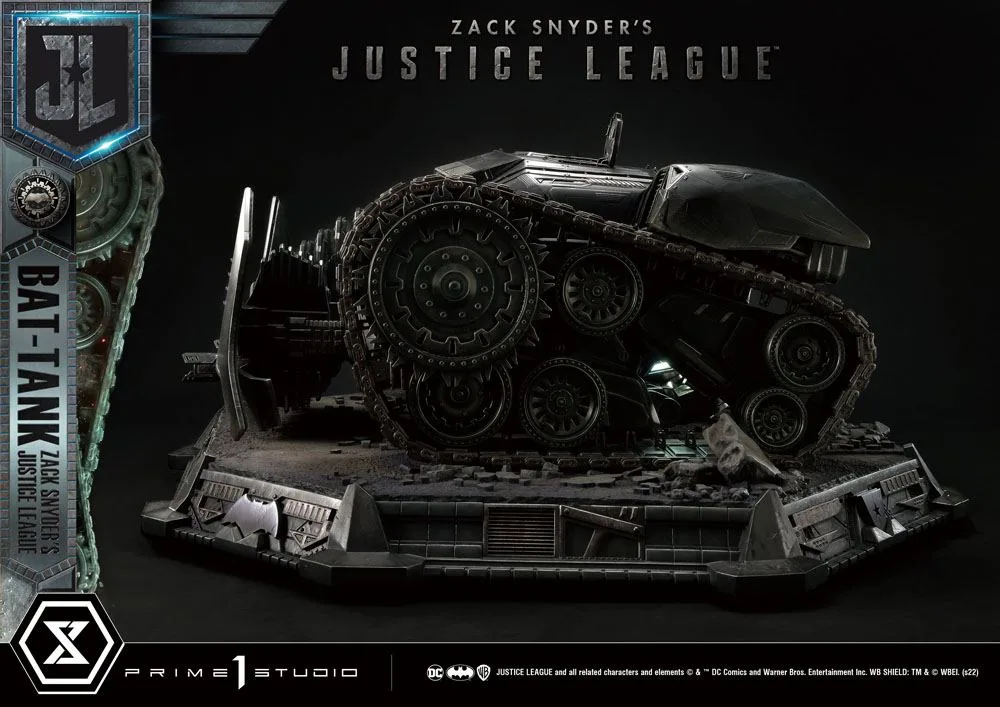 Zack Snyder’s Justice League Diorama – Bat-Tank 36 cm 9