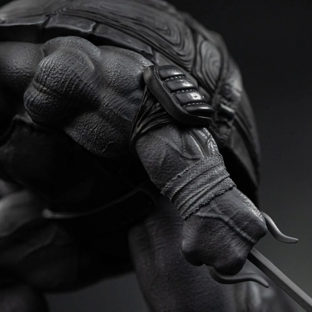 TMNT Art Scale Statue – Raphael Black and White 26 cm 8