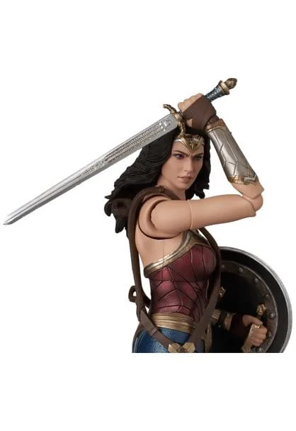 Wonder Woman Action Figure – MAFEX Justice League Version 15 cm 3