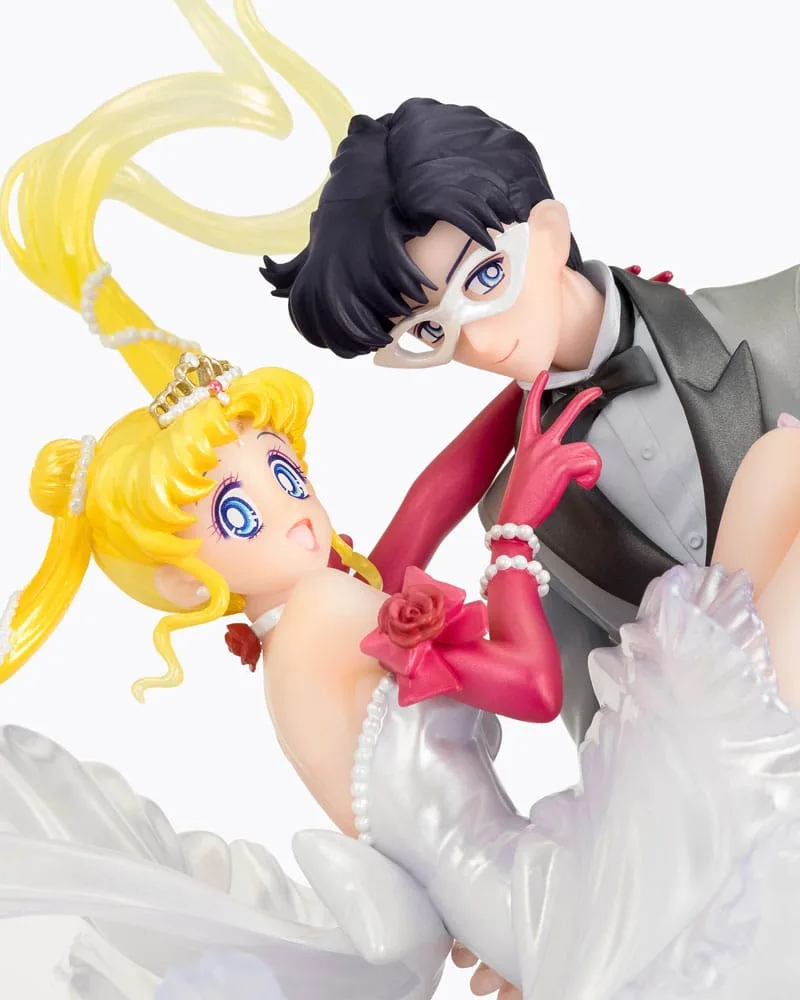 Sailor Moon Statue – Usagi and Tuxedo Mask Moonlight Glow 24 cm 7