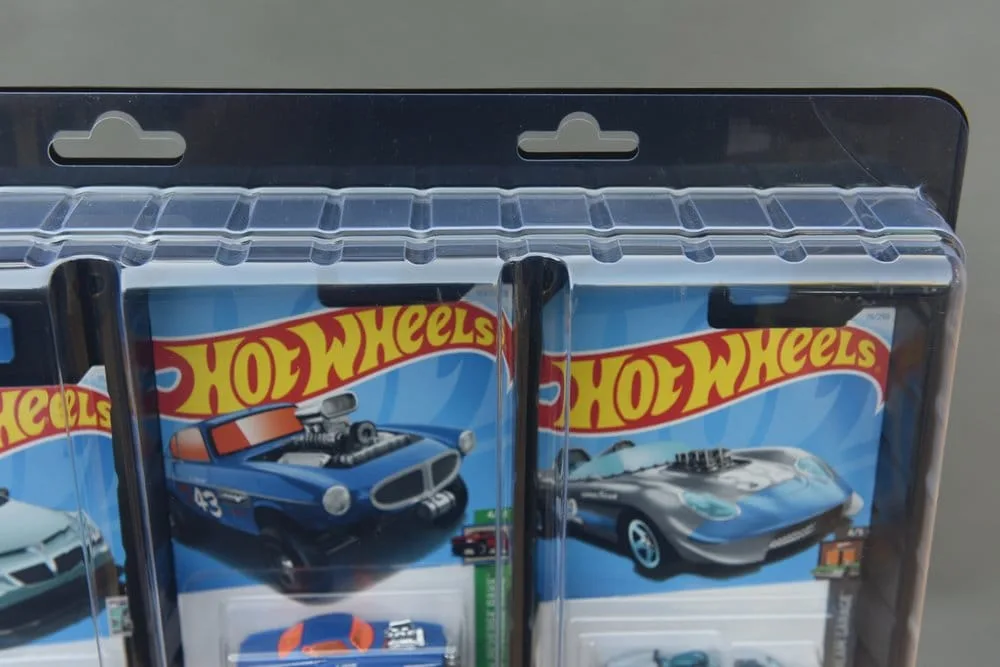 Evoretro Wall Display – Carded Diecast Cars 3-Pack 3