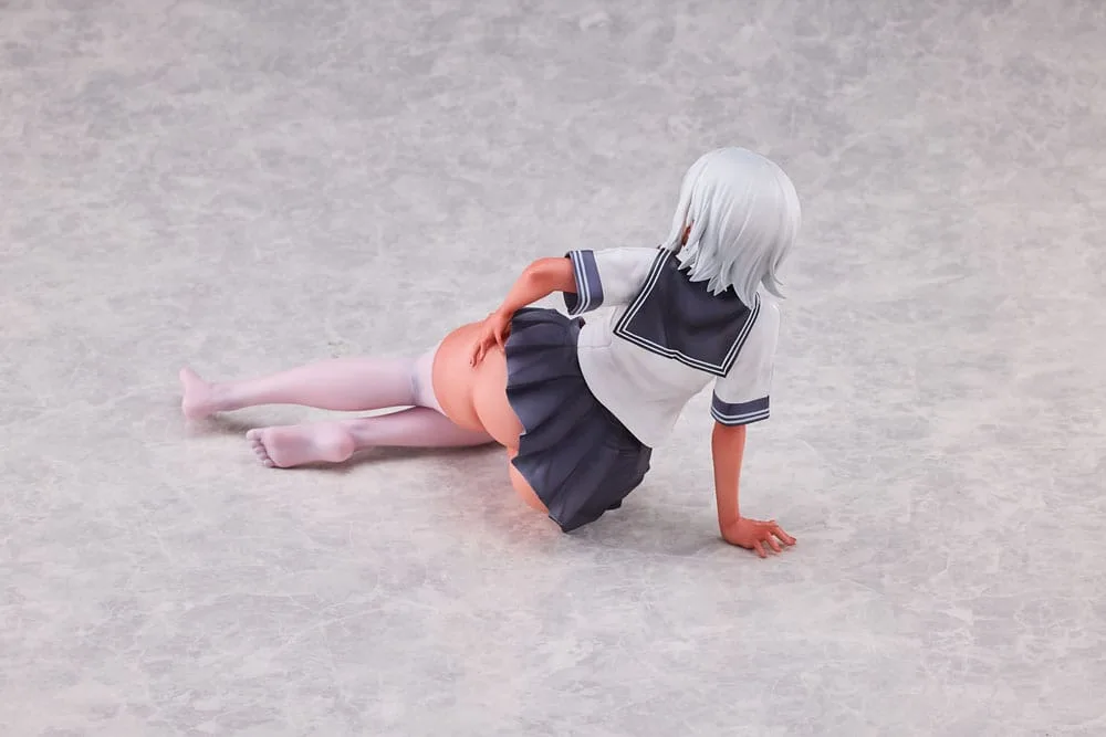 World Where Thighs Equal Social Status Statue – Raura Aiza 14 cm 3