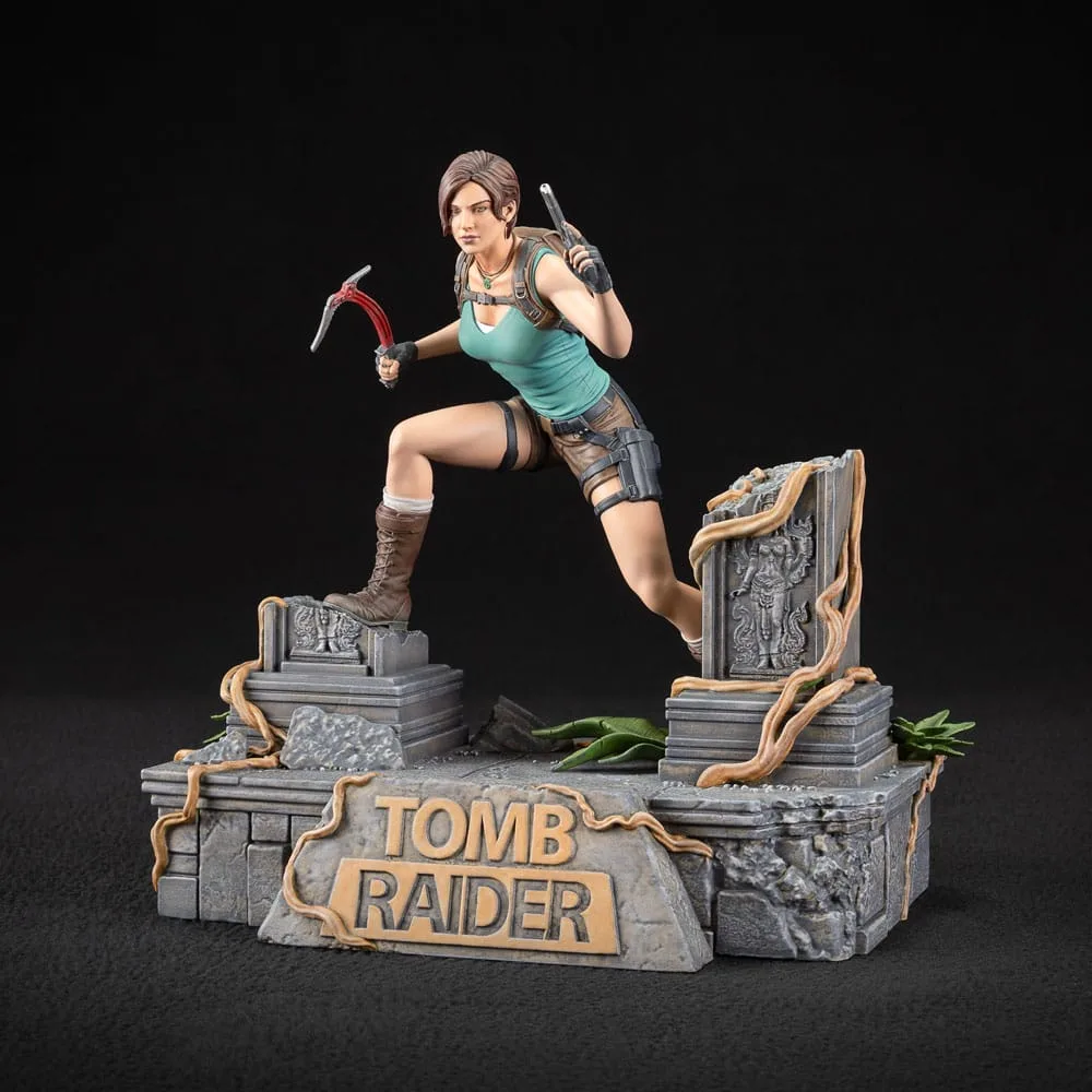 Tomb Raider Statue – Lara Croft with Swappable Accessories 24 cm 15