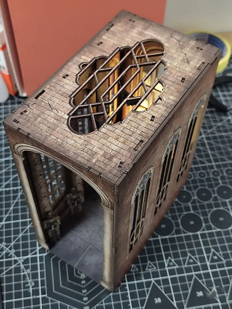 House of the Dragon Book Nook – Iron Throne 23 cm 4