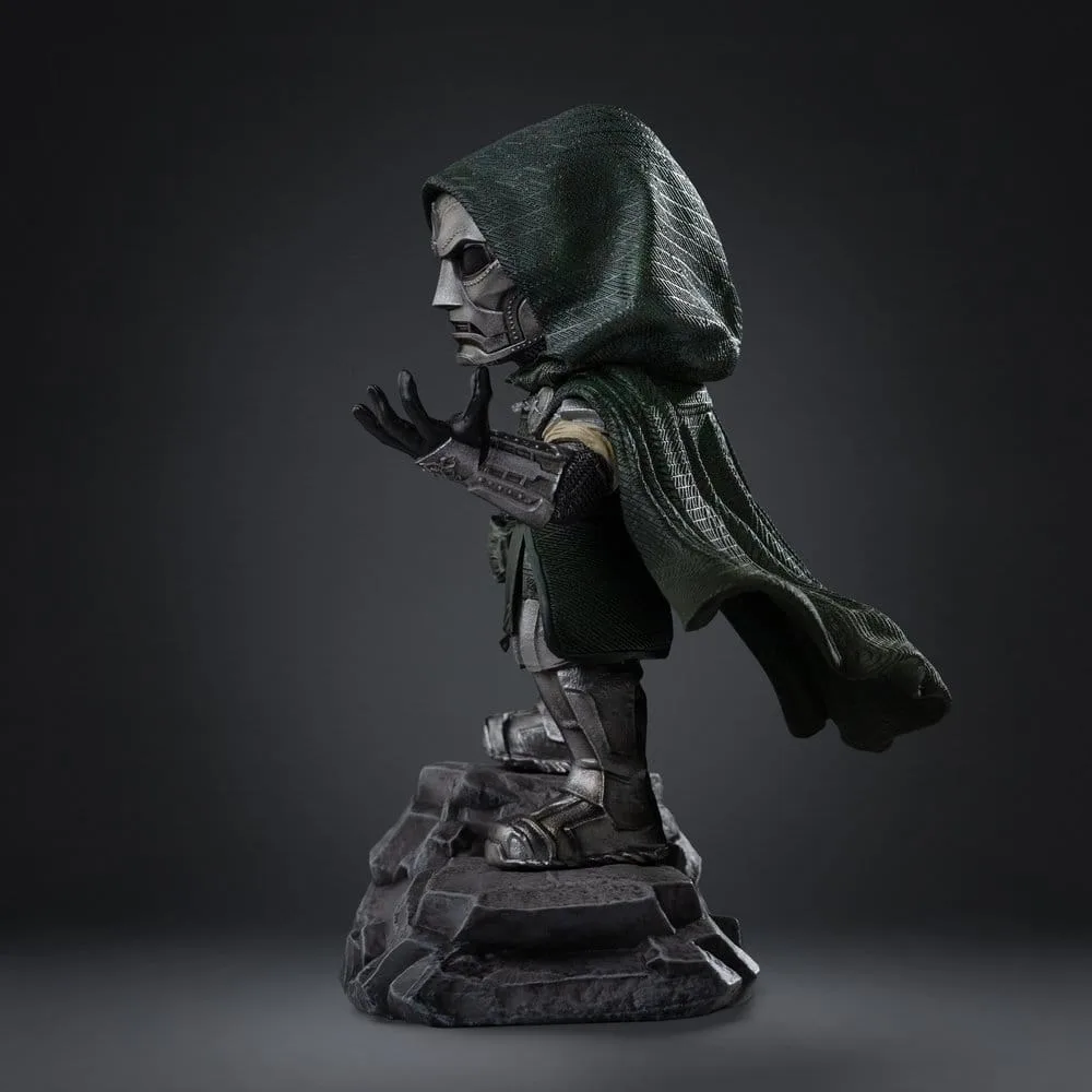 Avengers Doomsday Statue – MiniCo Doctor Doom 15 cm 4