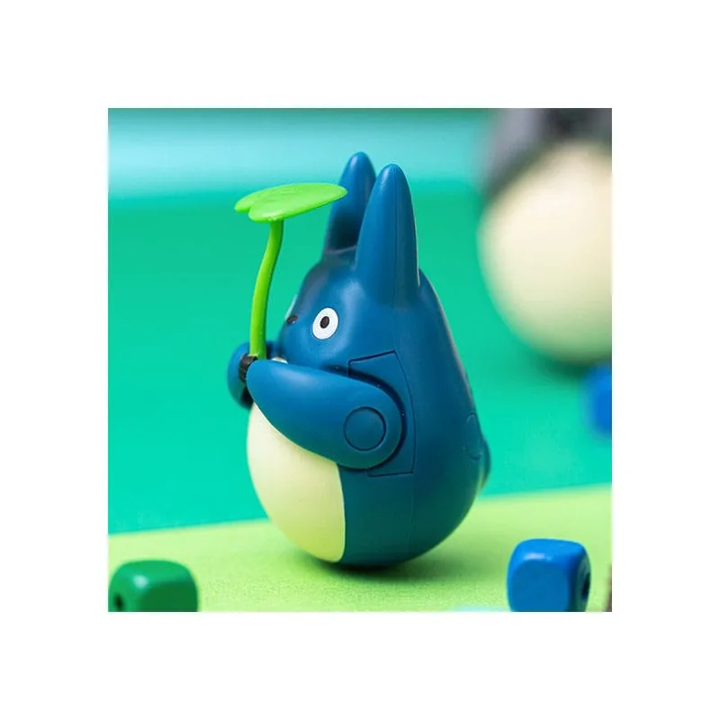 My Neighbor Totoro Figurine – Mid Totoro with Leaf 5.8 cm 2