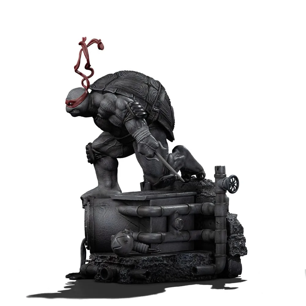 TMNT Art Scale Statue – Raphael Black and White 26 cm 3