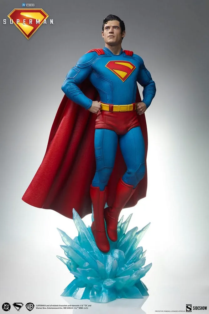 Superman (2025) Statue Bundle – With Krypto 61 cm and 23 cm 8