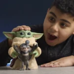 Star Wars Interactieve Figuur – Huggin' Grogu en Anzellan 17 cm 12