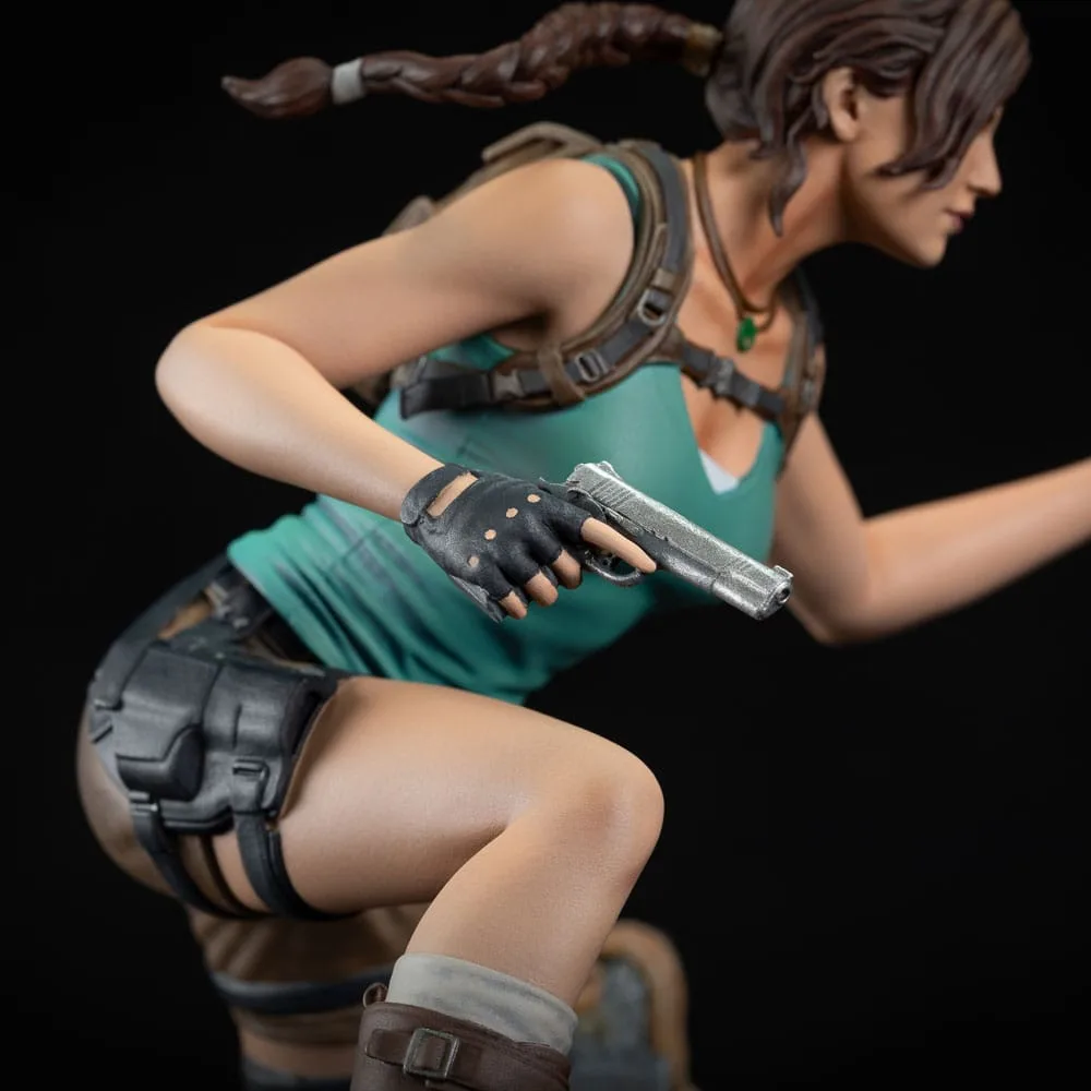 Tomb Raider Statue – Lara Croft with Swappable Accessories 24 cm 9