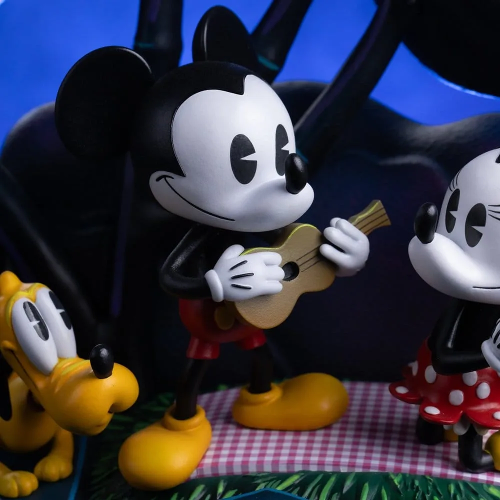 Disney Classics Statue – Mickey Minnie and Pluto 31 cm 3