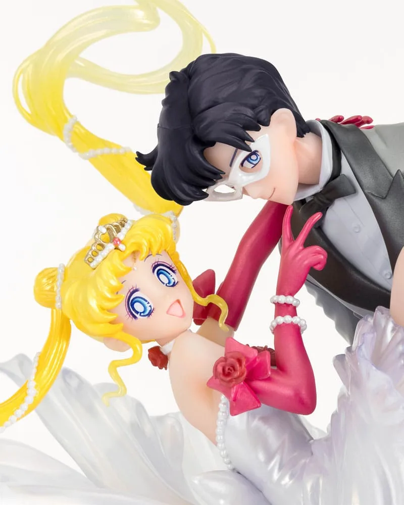 Sailor Moon Statue – Usagi and Tuxedo Mask Moonlight Glow 24 cm 6